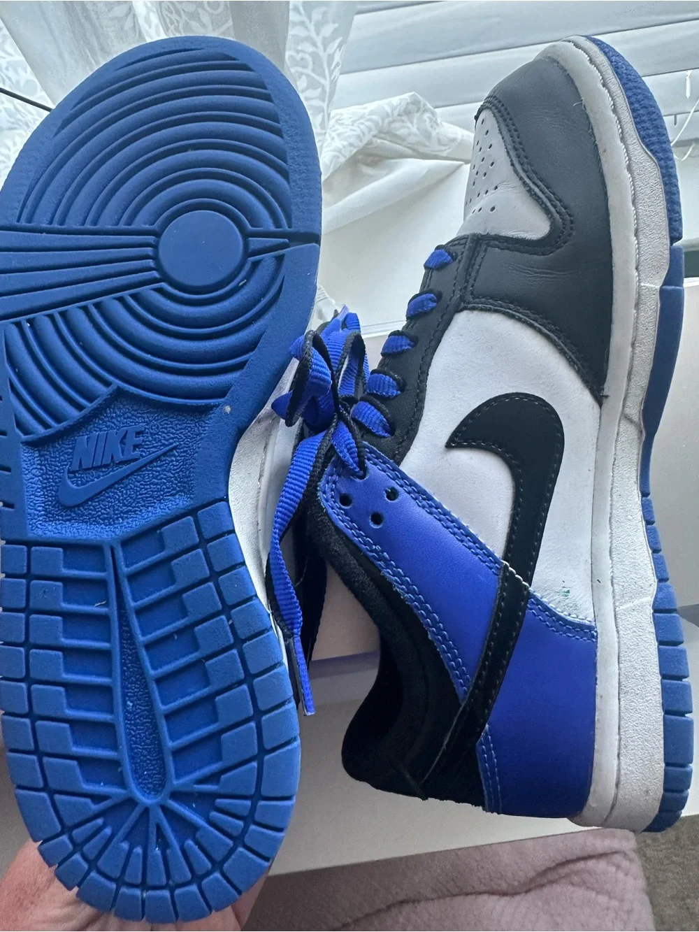 Nike Kids Youth 3.5 Low-Top Sneakers in Blue, White and Black